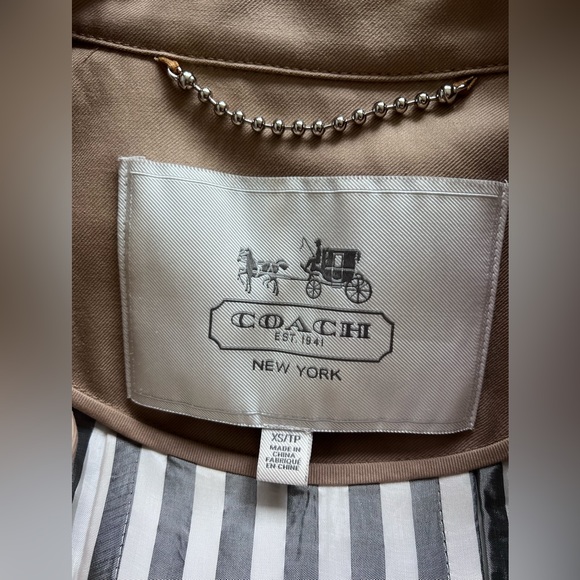 Coach Signature Lapel Short Trench - Picture 3 of 6